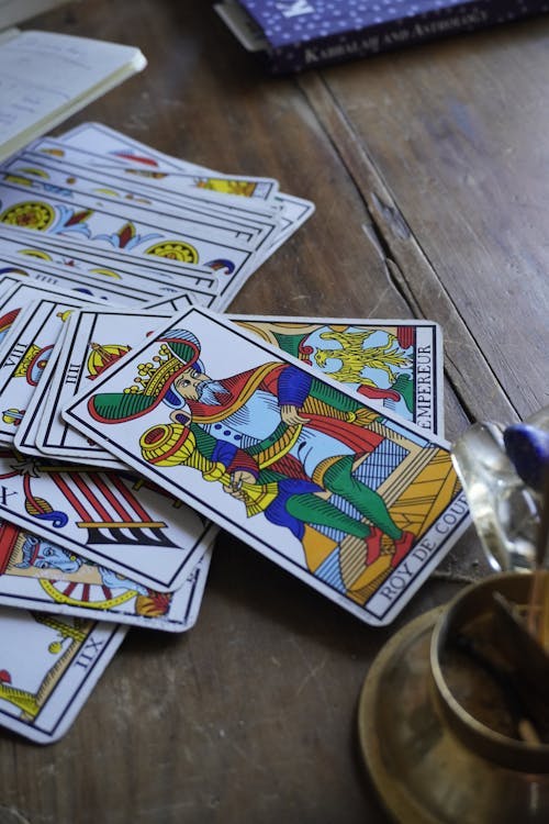 Court"ing the Tarot: Your Royal Guide to Understanding the Court Cards